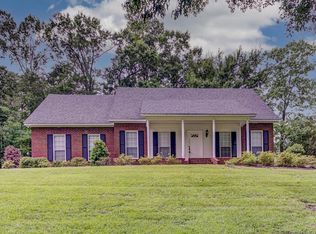 127 Brookwood Dr, Vicksburg, MS 39183