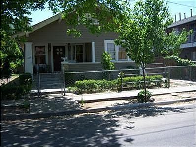 1st image of 1322 E Oak St