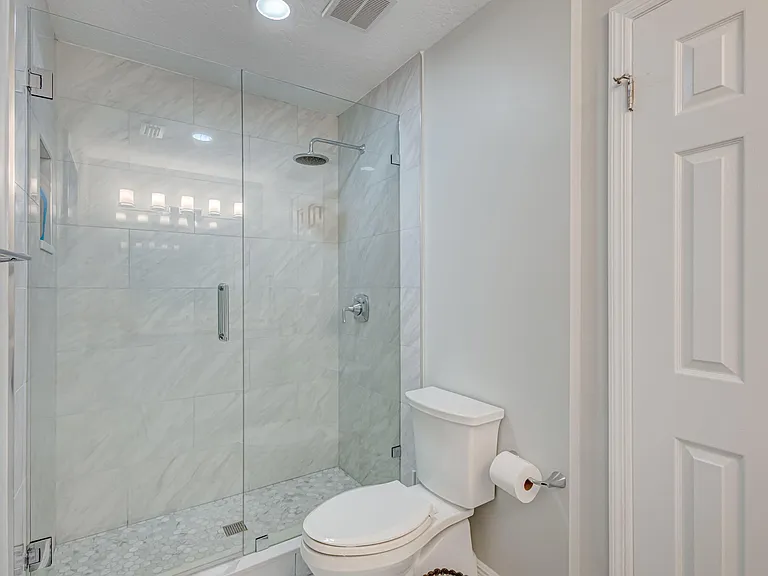 17 Selby Ln — Photo 50