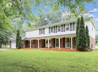 5N360 Robin Ln, Wayne, IL 60184