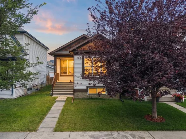 219 S New Brighton Lndg SE, Calgary, AB T2Z 0S6