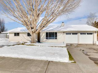 936 W 14th Pl, Kennewick, WA 99337