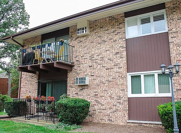 2nd image of 505 N Kenilworth Ave #10