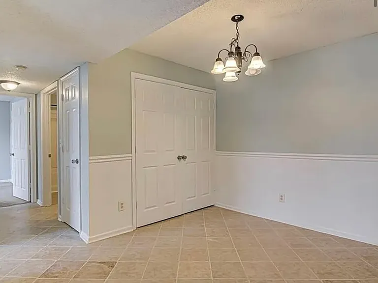 521 Mystic Dr — Photo 13