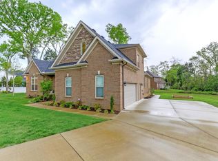 613 Schroer Dr, Murfreesboro, TN 37128