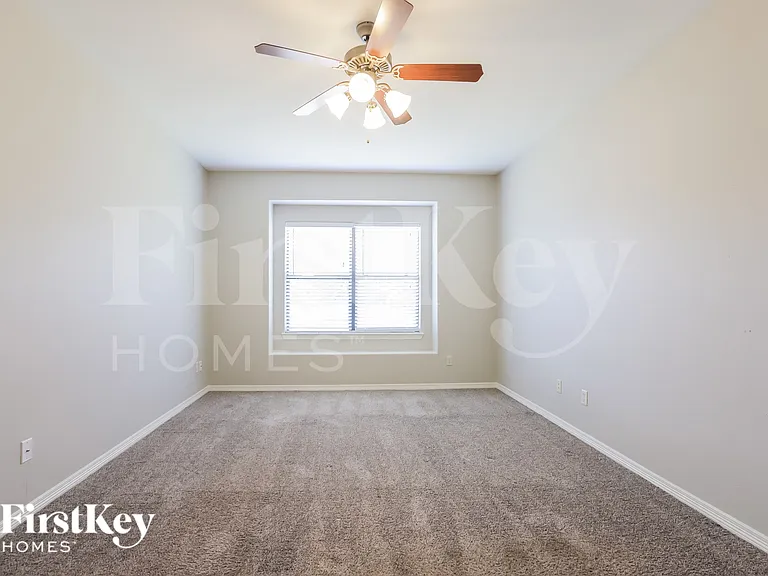 8015 N Tarrytown Crossing Dr — Photo 7