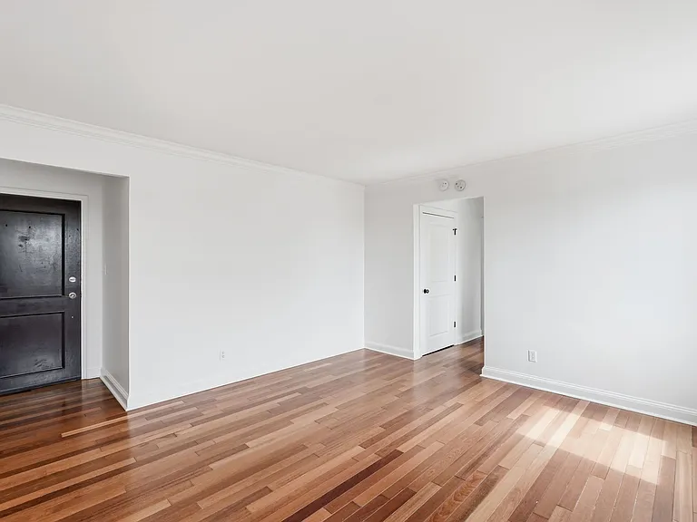 906 S Washington St #307 — Photo 5