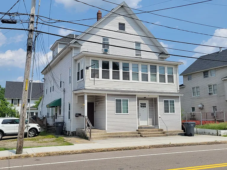 311 N Main St #1F — Photo 2