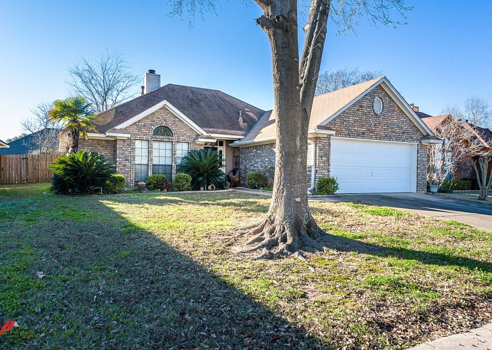 1st image of 2105 Mockingbird Ln