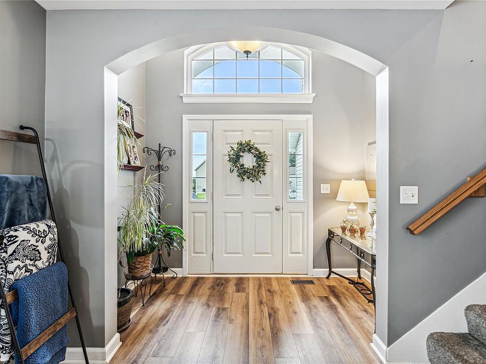 7379 Tournament Dr, Saint Louis, MO 63129 | Zillow