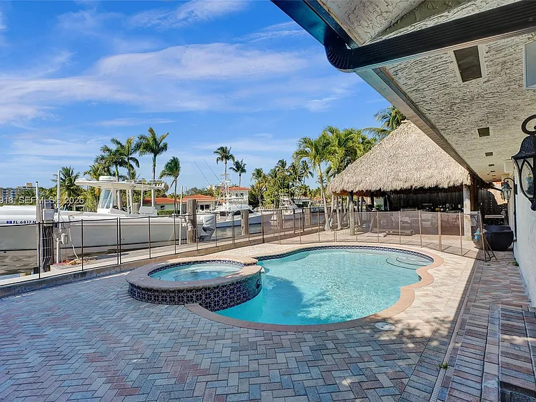 2075 Ixora Rd — Photo 15