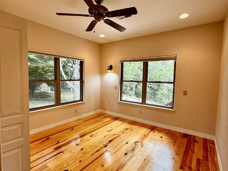 723 Lakeview Dr — Photo 25