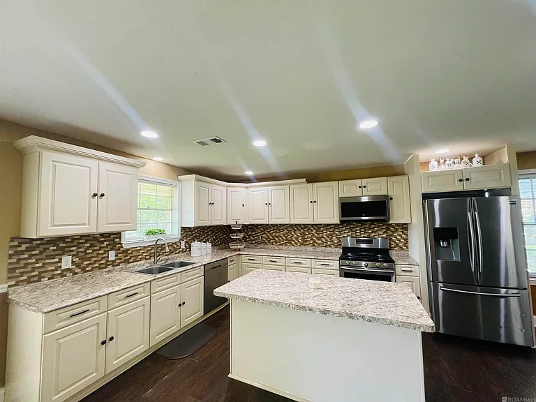 4036 Ridgemont Dr — Photo 20
