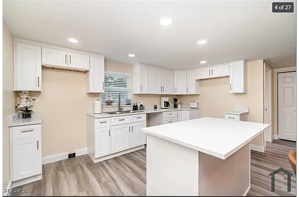 Building Photo - 203 Kingston Dr