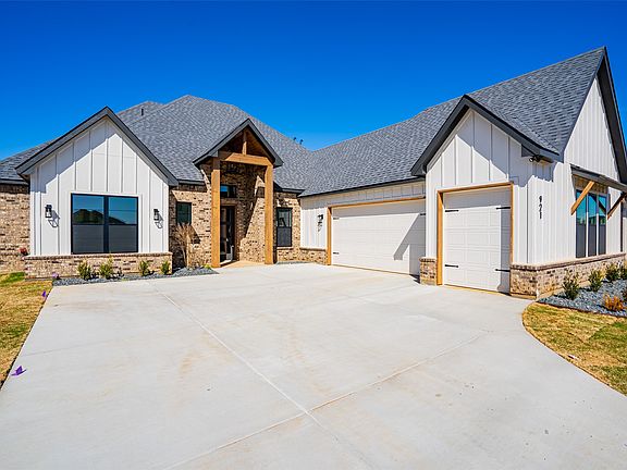 2nd image of 921 Bandon Dunes Dr