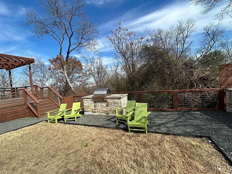 1229 Clifftop Ln — Photo 5