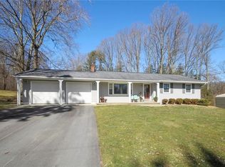 201 Willowbrook Dr, Pulaski, PA 16143