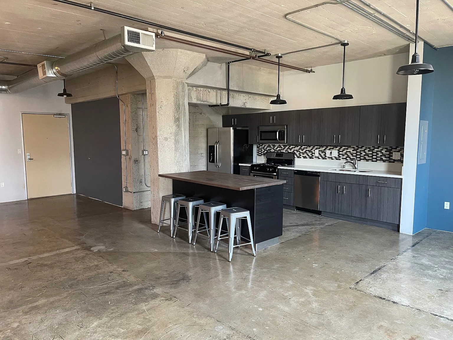 1 bed, 1050 sqft, $3,250 — Photo 4