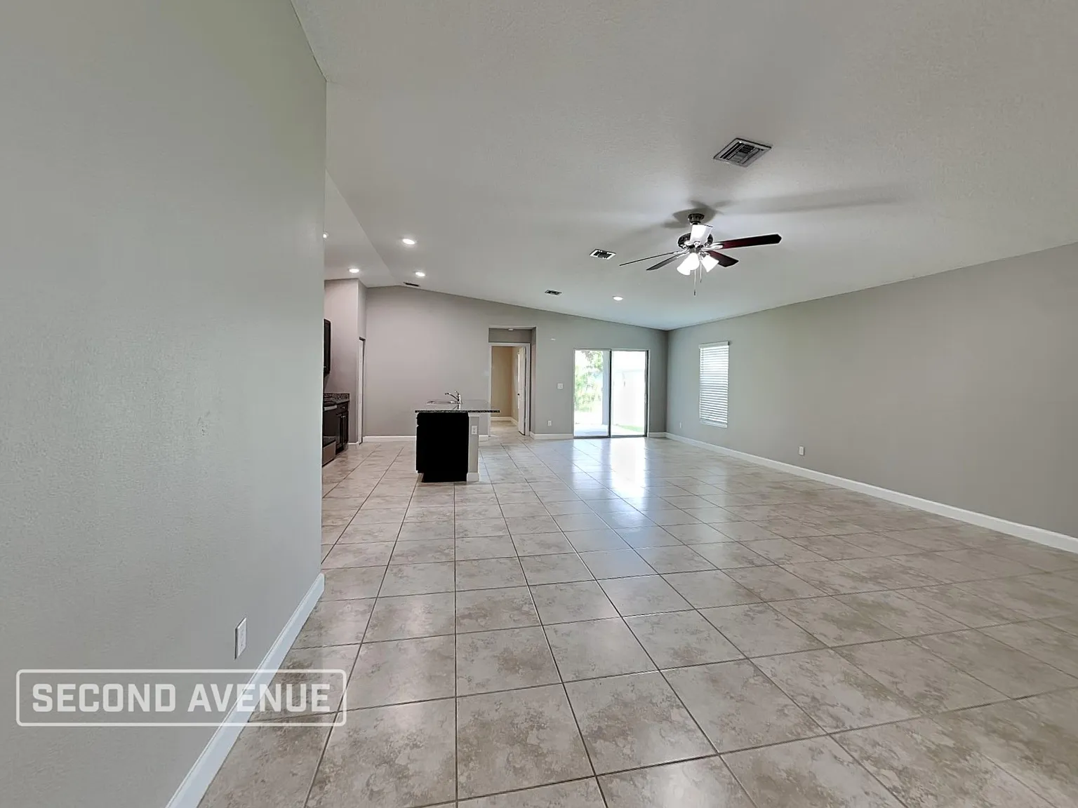 4 bed, 2.0 bath, 1833 sqft, $1,895 — Photo 4