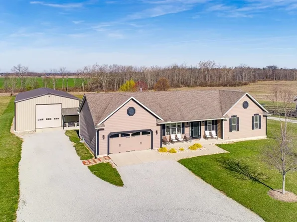 205 Katys Ln, Wilmington, OH 45177