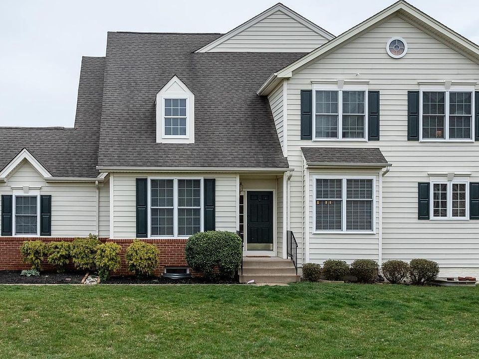 1st image of 15843 Fourmile Creek Ct