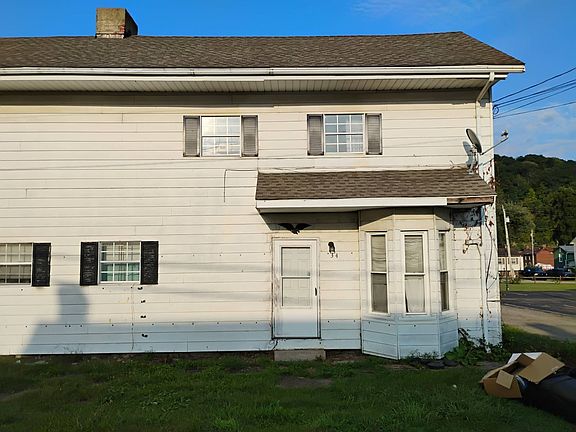3rd image of 34 Mill St