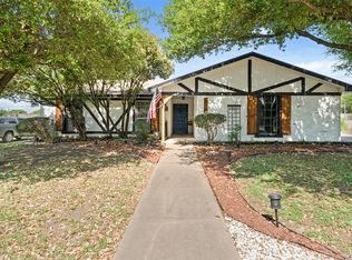 216 Bowie Ln, Hewitt, TX 76643