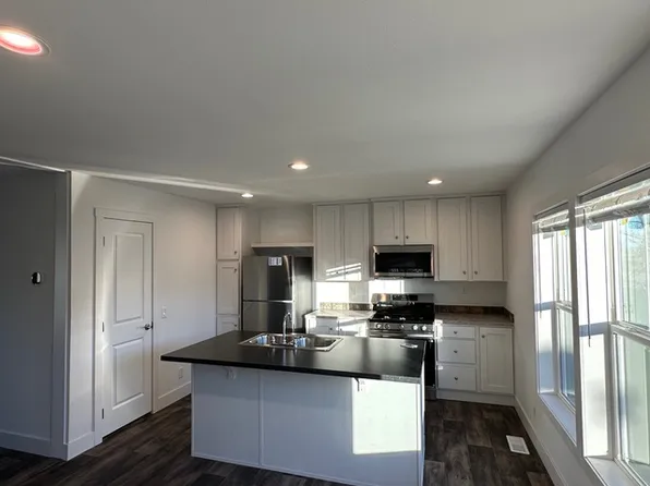 3609 Warren Ct, Bellevue, NE 68005