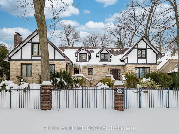 2123 Gordon Dr, Mississauga, ON L5B 1S6