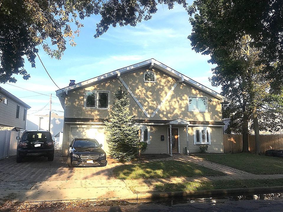 1st image of 2221 Seaford Ave