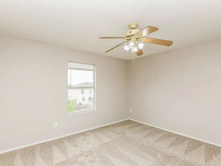 4329 Meadowknoll Dr — Photo 14
