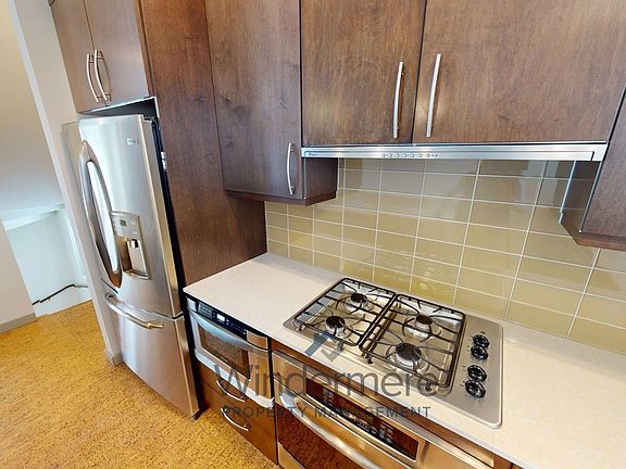 3rd image of 251 W Sumach St