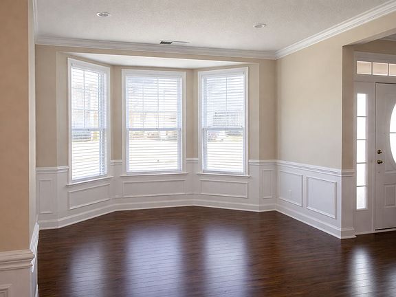 2nd image of 131 Sand Spur Dr