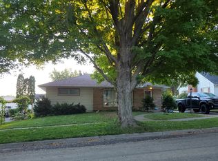 413 S Hickory St, Shannon, IL 61078