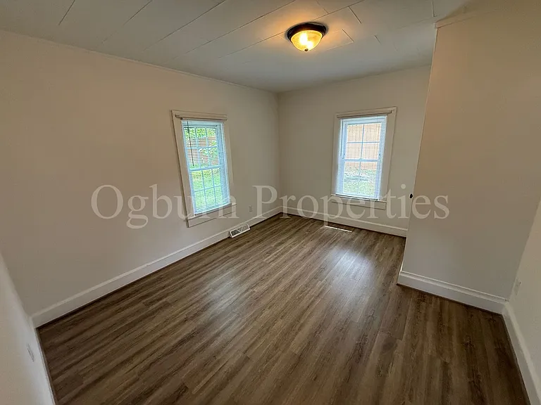 3867 Leo St — Photo 9