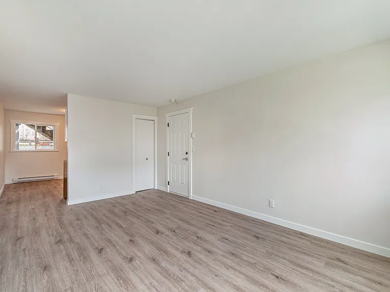 9250 Edwards Rd #5 — Photo 5