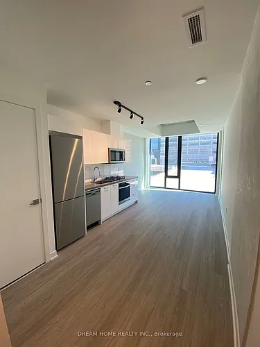 195 McCaul St #707 Photo 1