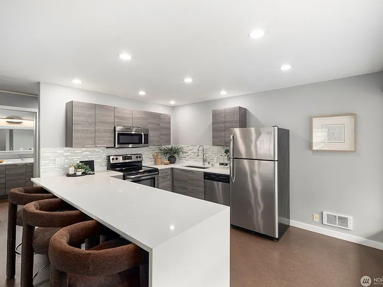 952 100th Ave NE #237 — Photo 12