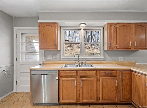 5th image of 128 Lenwood Dr