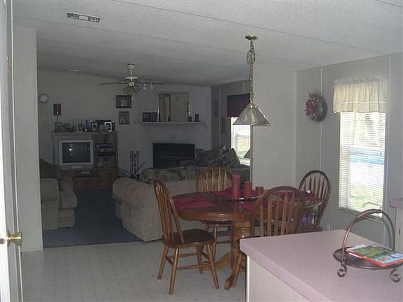 KITCHEN/DINING/FAMILY ROOM
