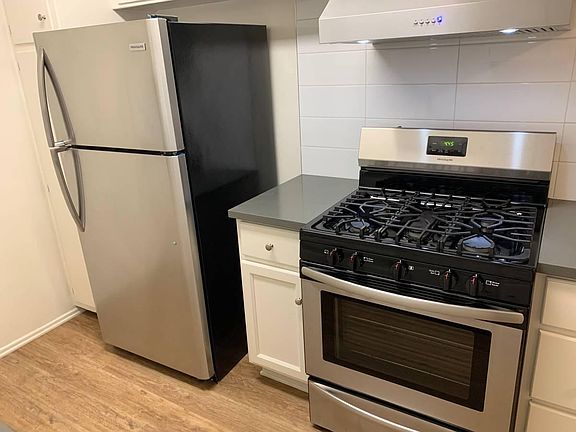2nd image of 1626 N Hobart Blvd APT 9