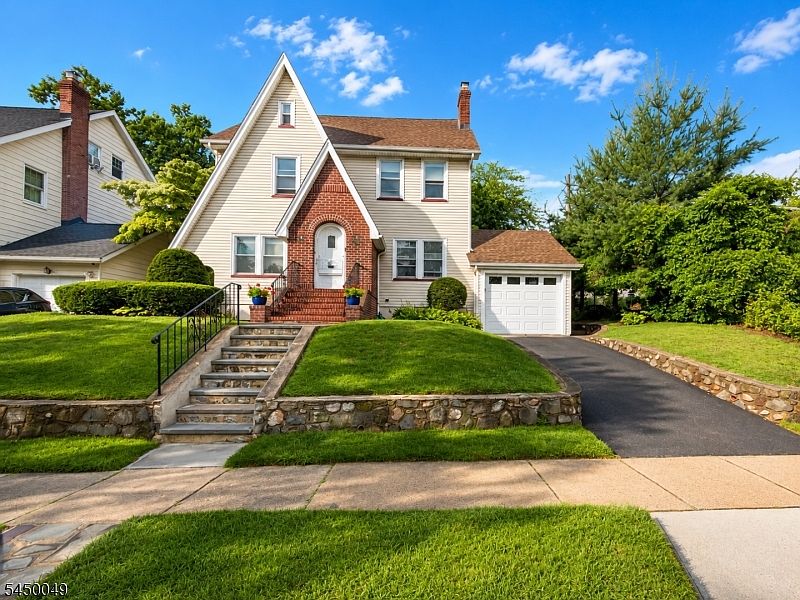 1st image of 10 Alden Rd