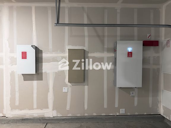 4th image of 2848 Dapper St