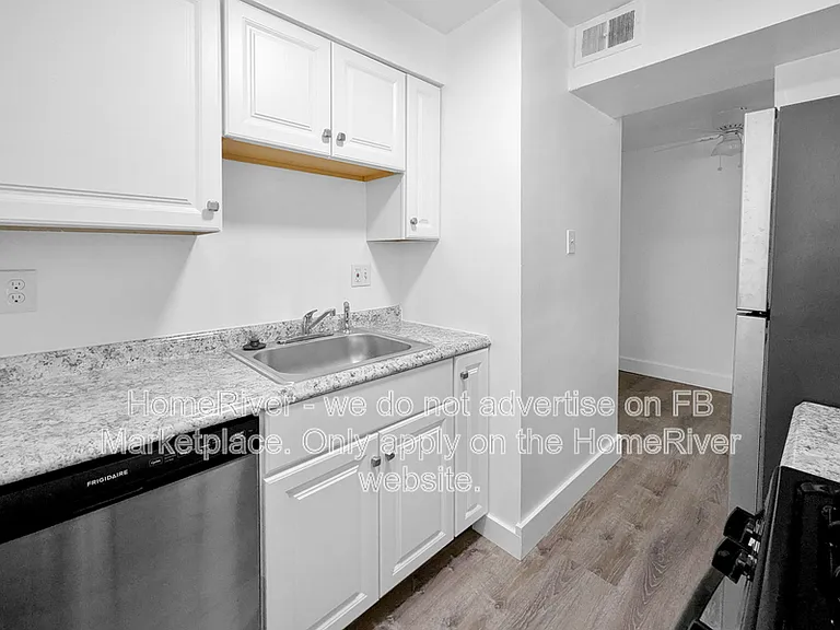 781 Cooke Dr #3 — Photo 3