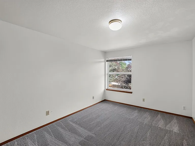 20463 SW Midline St — Photo 12