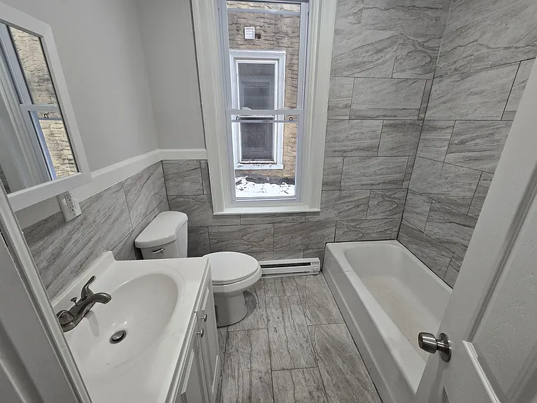 1727 W Butler St — Photo 8