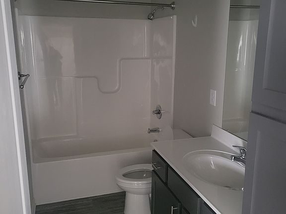 4th image of 486 Grand Summit Blvd