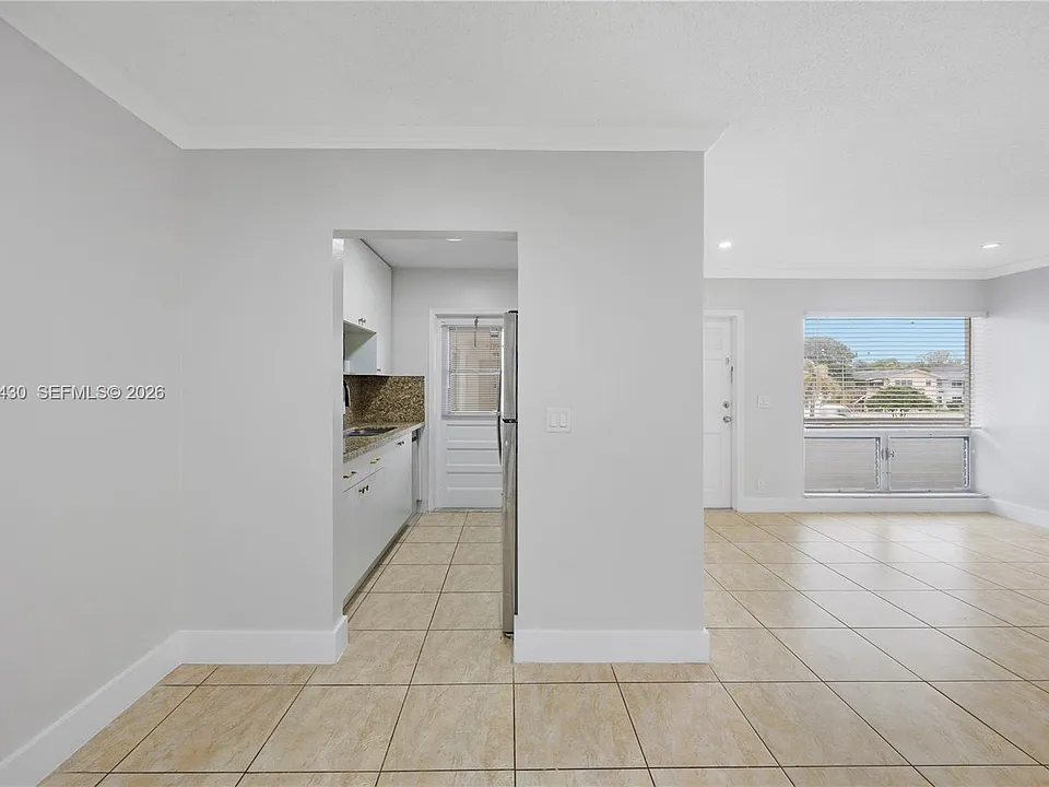 5420 Hollywood Blvd #208