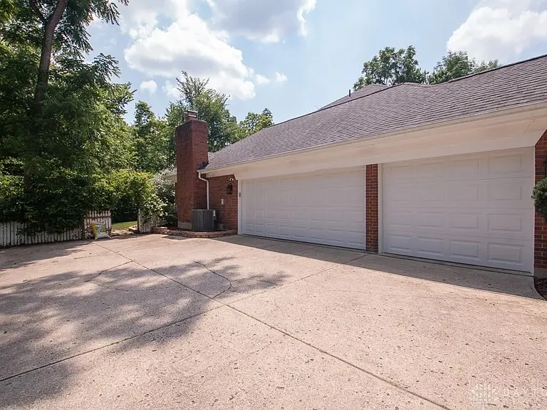 9548 Meadow Woods Ln — Photo 27