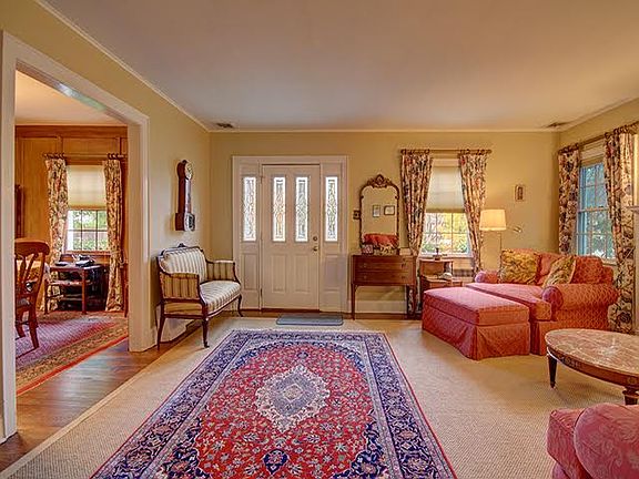 3rd image of 20 Toomer Pl